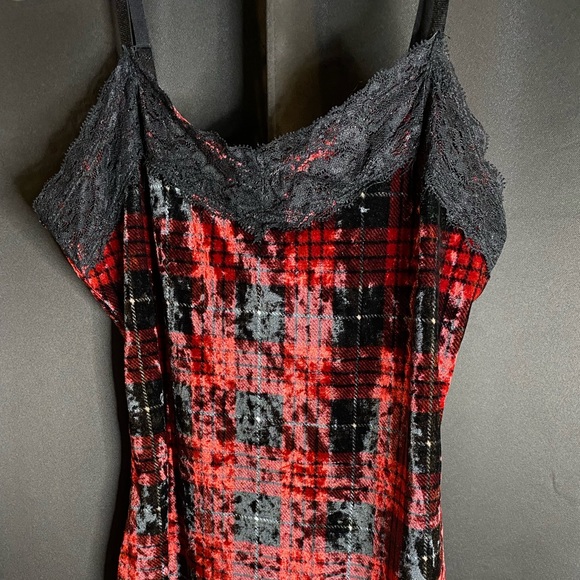 Small Tank Top - Picture 2 of 2